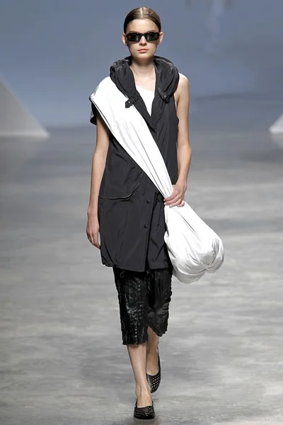 Look 11